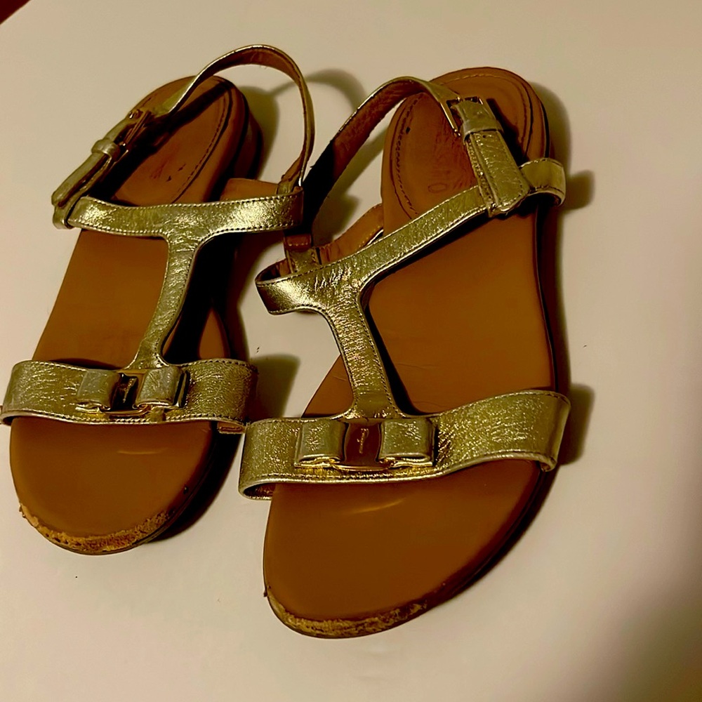 Girl’s Salvatore Ferragamo sandals good condition
